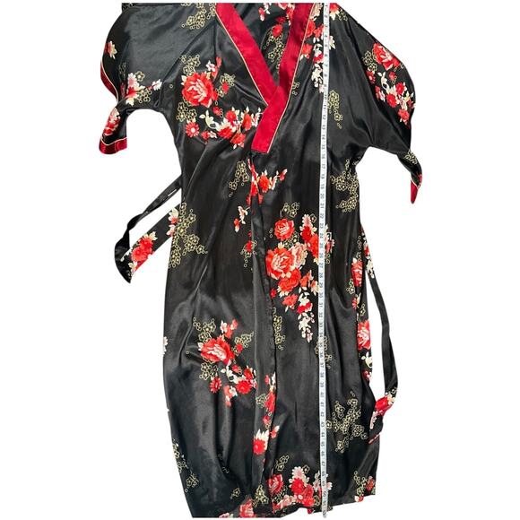 Jones New York Floral Satin Kimono Robe Black Red L/XL Belted Long Sleeve Silky - Picture 15 of 16